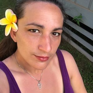 Meet your Posher, Ayrna